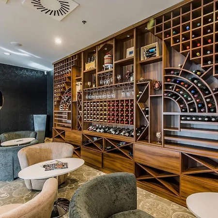 Eto Park Business & Stadium 4*