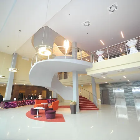 Eto Park Business & Stadium 기오르